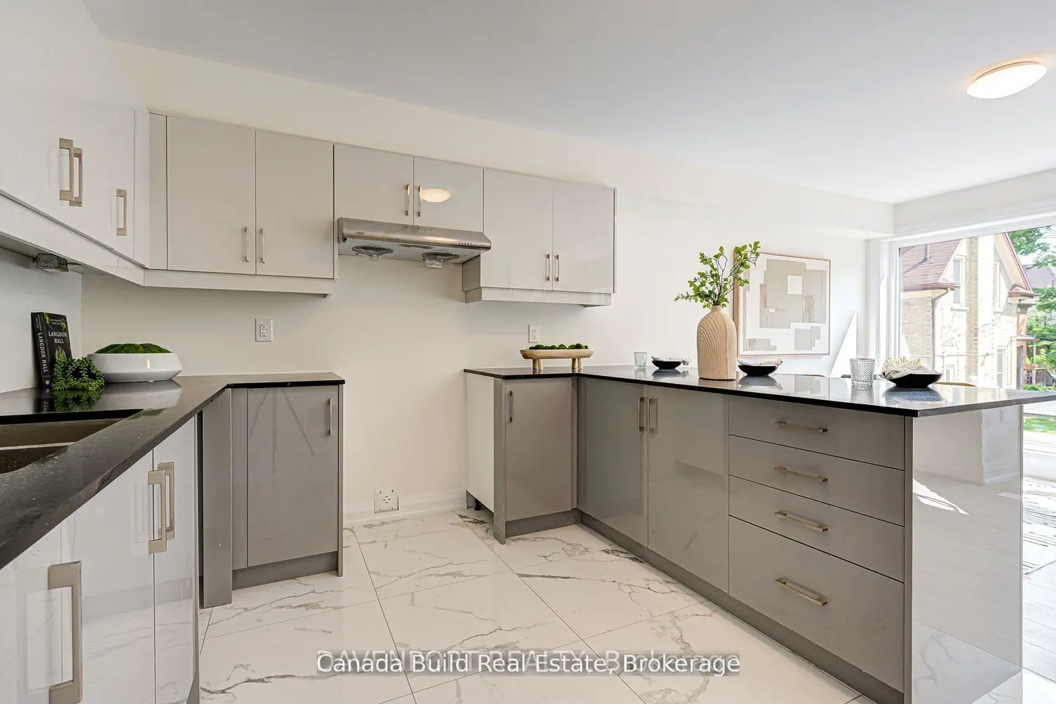 183 Victoria Street 2 photo 3