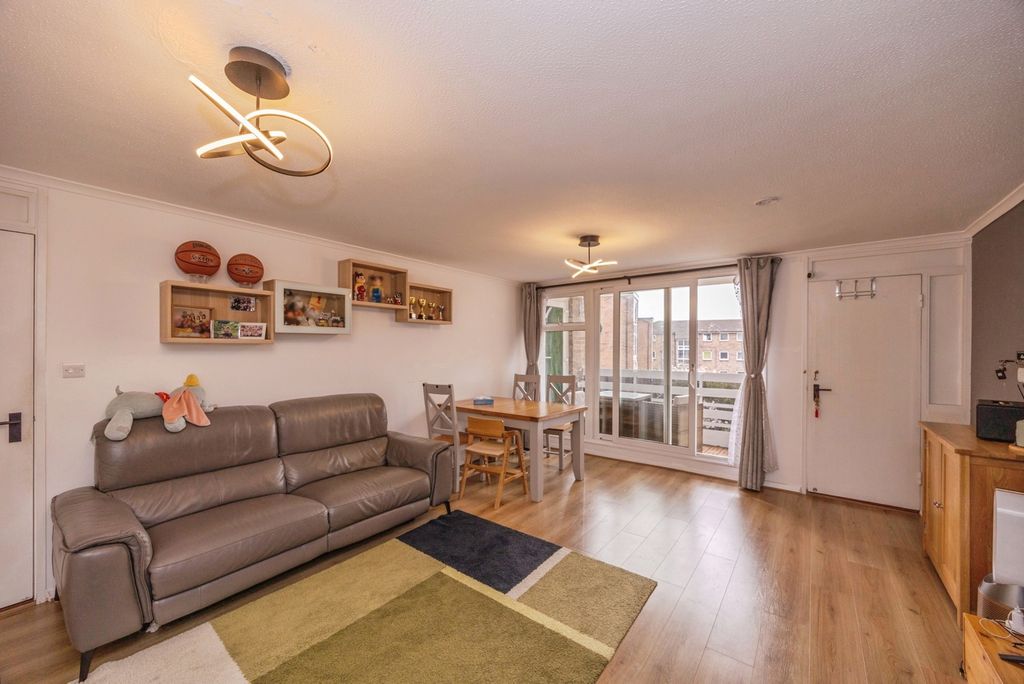 Additional image 6 of 3 bed flat for saleChidham Close, Havant, Hampshire PO9