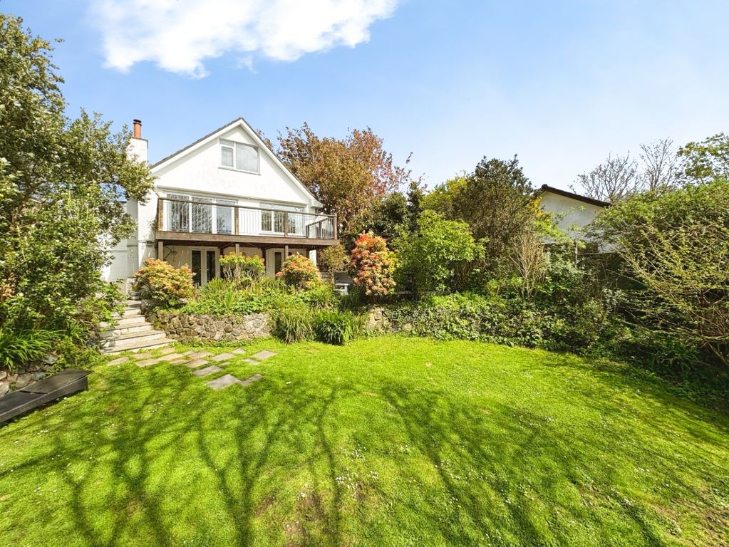 4 bed detached house for saleHelston, Superb Four Bed Home TR13