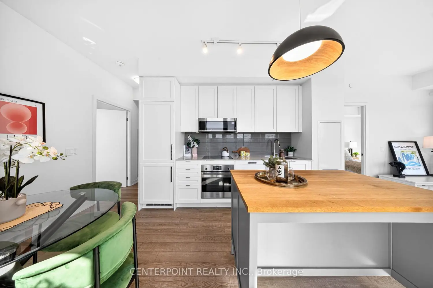 250 Lawrence Avenue 519 photo 3