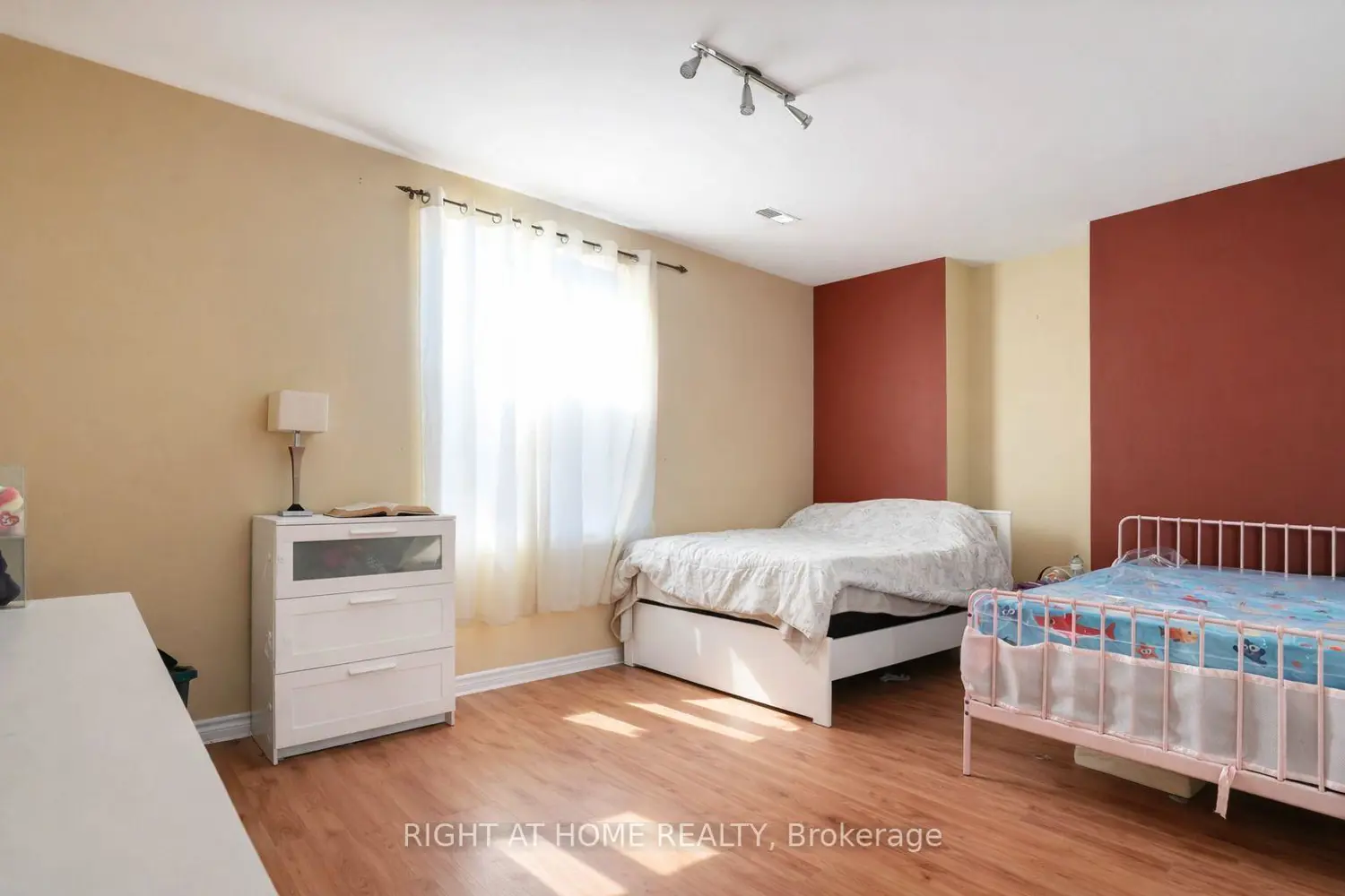 169 Dooley Crescent photo 4