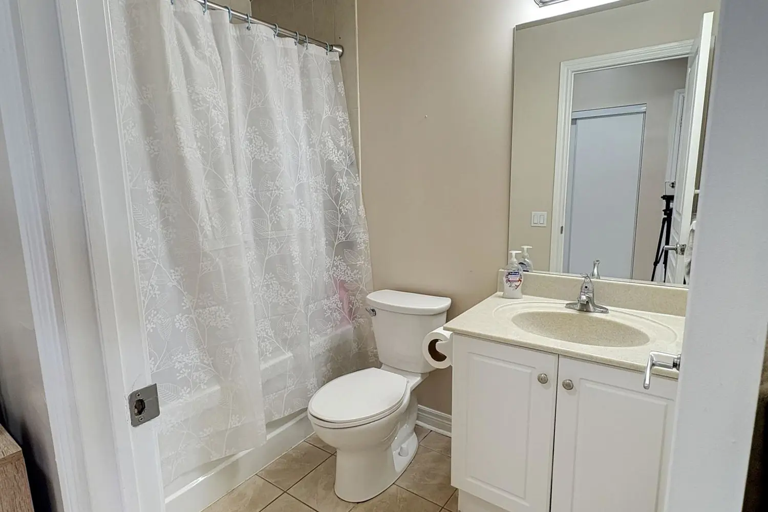 Additional image 17 of 1415 Lawrence Avenue 217