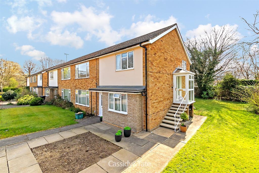 2 bed maisonette for saleRyecroft Court, Hatfield Road, St. Albans AL4