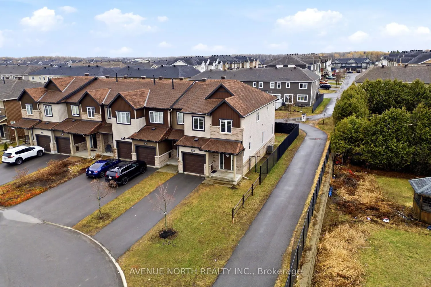 94 Gardenpost Terrace photo 2