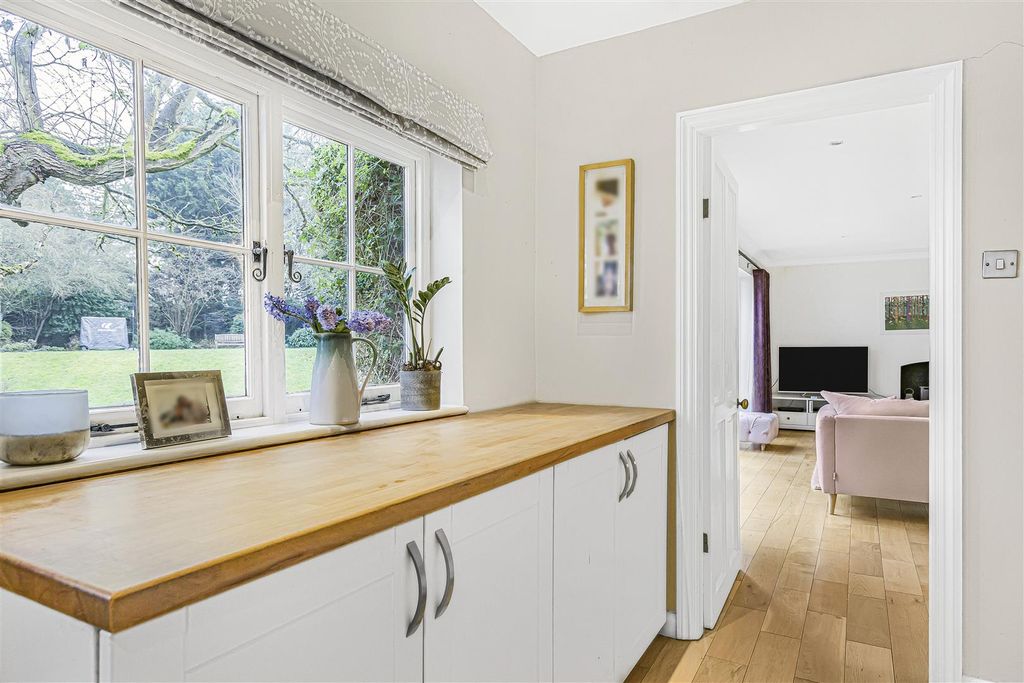 Additional image 17 of 6 bed detached house for saleHertingfordbury Road, Hertingfordbury, Hertford SG14