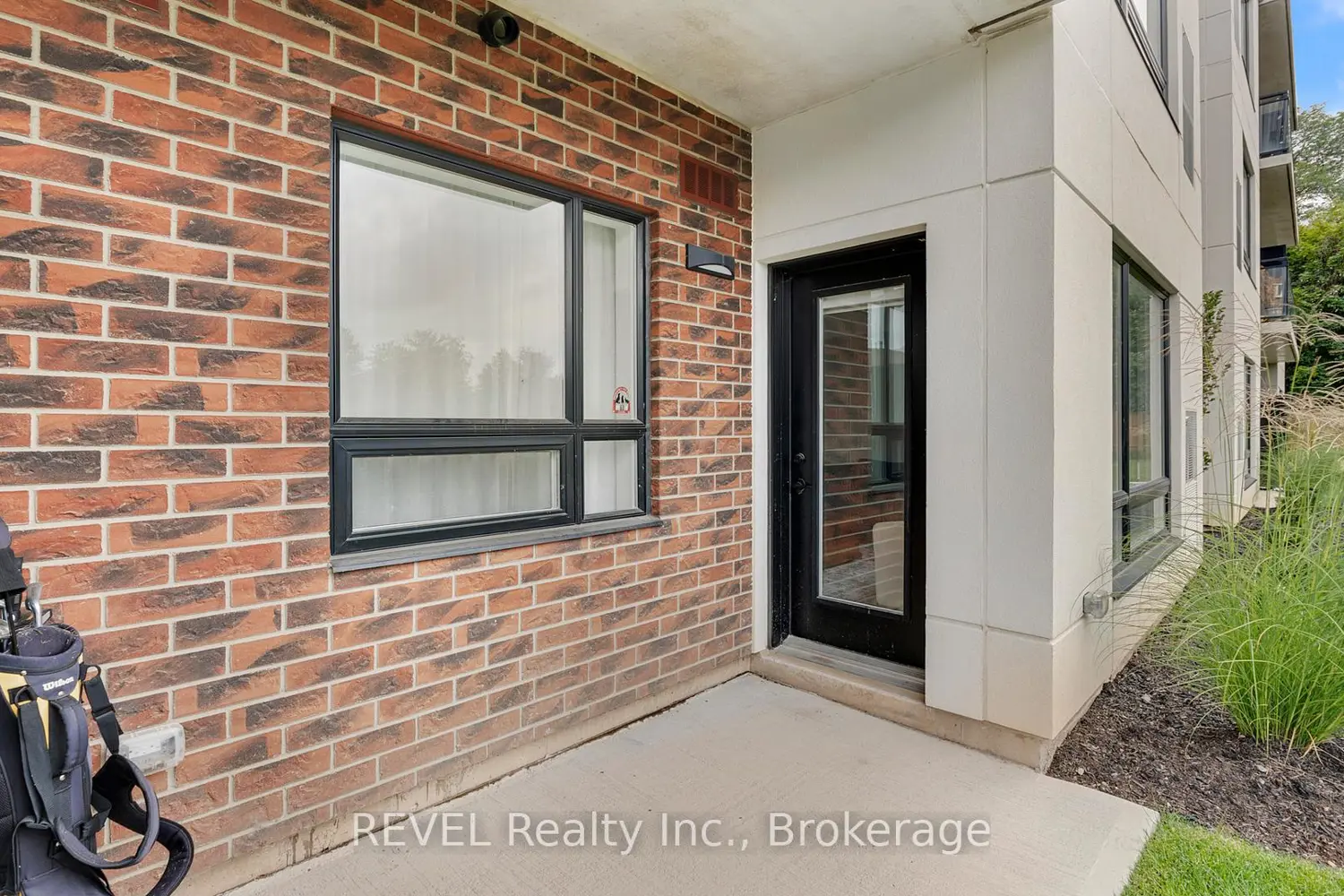 3998 Victoria Avenue 106 photo 2