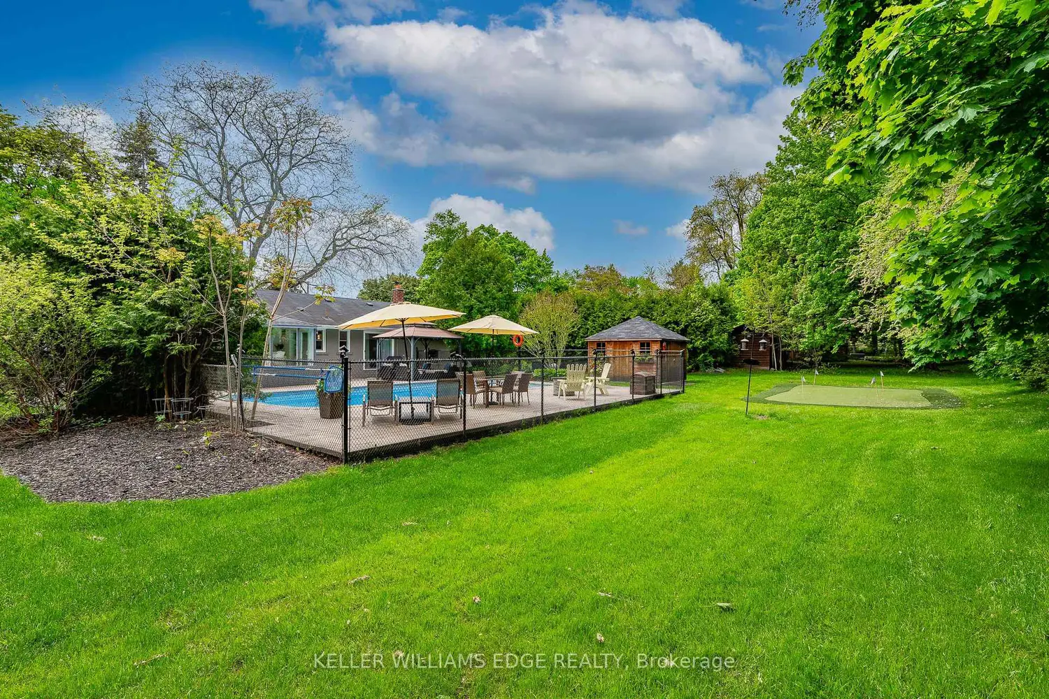 1589 Crediton Parkway