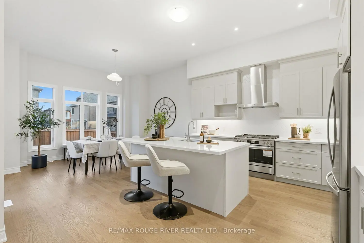 15 Brabin Circle photo 3