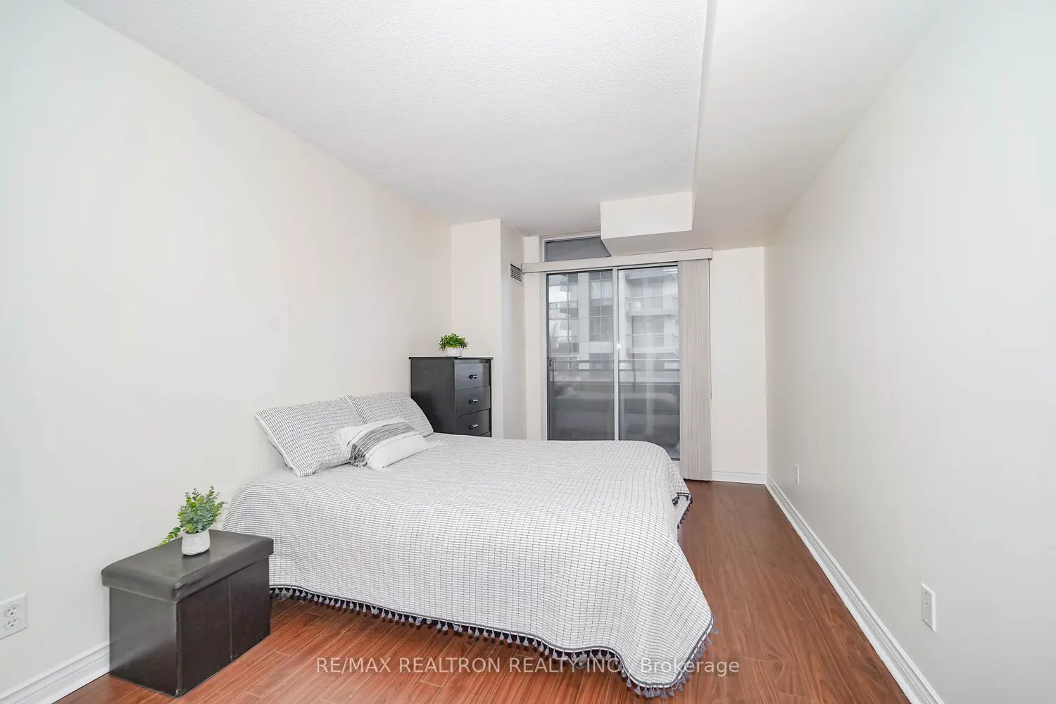 Additional image 17 of 256 Doris Avenue 511