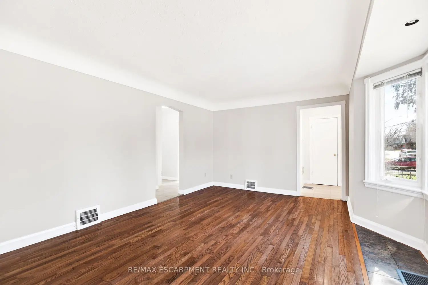 Additional image 3 of 269 Queensdale Avenue