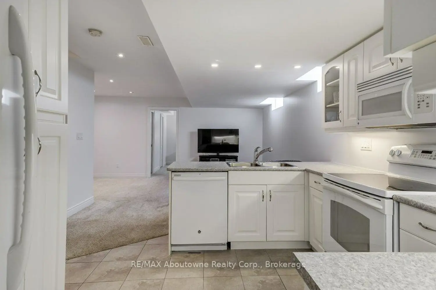 Additional image 11 of 2454 Greenwich Drive