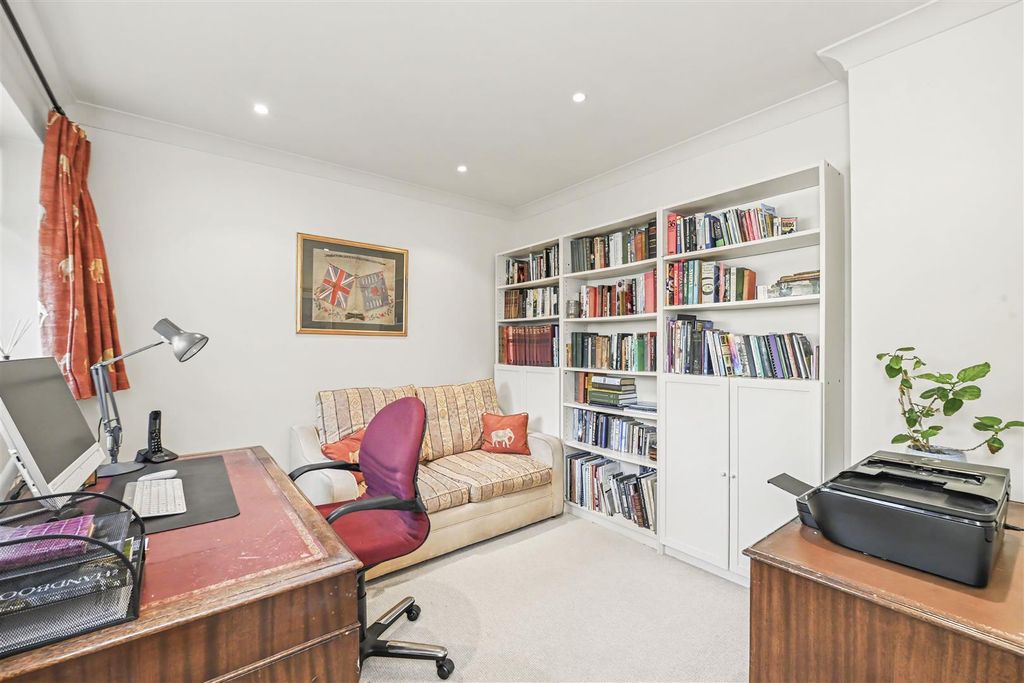 Additional image 5 of 5 bed detached house for saleThe Uplands, Harpenden AL5
