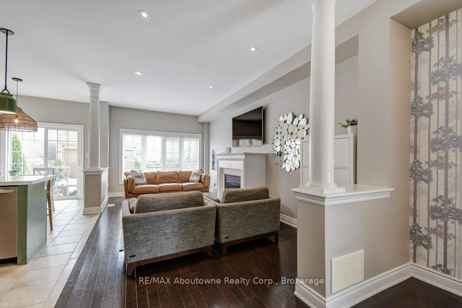 Additional image 5 of 2454 Greenwich Drive