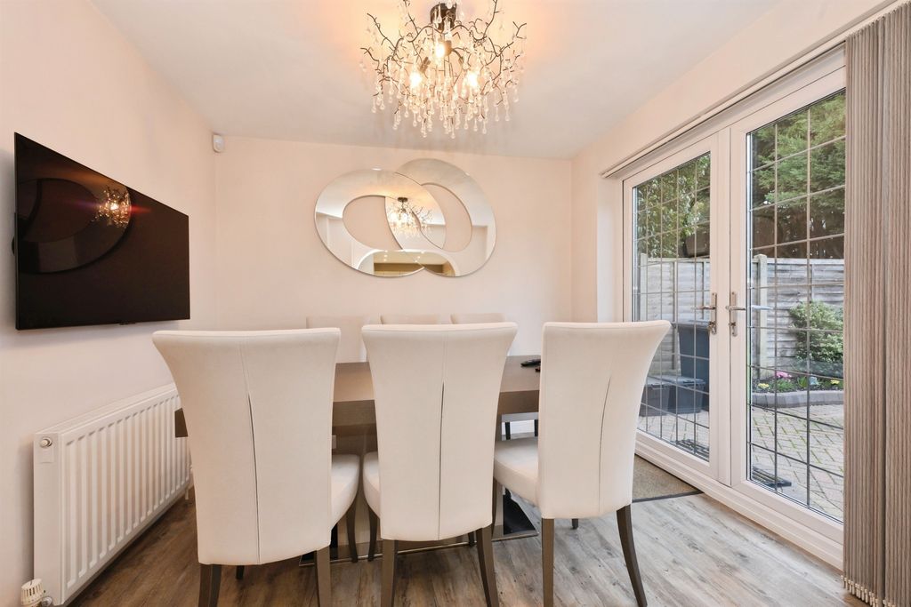 Additional image 6 of 5 bed detached house for saleRoselands Avenue, Hoddesdon EN11