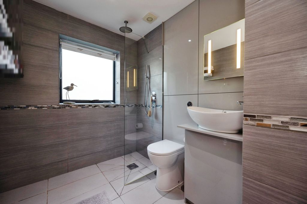 Additional image 12 of 2 bed flat for saleChannel House, 386 Sea Front, Hayling Island, Hampshire PO11