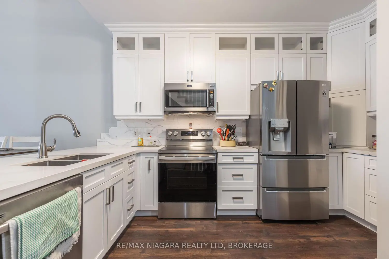 Additional image 4 of 8142 Costabile Drive 16