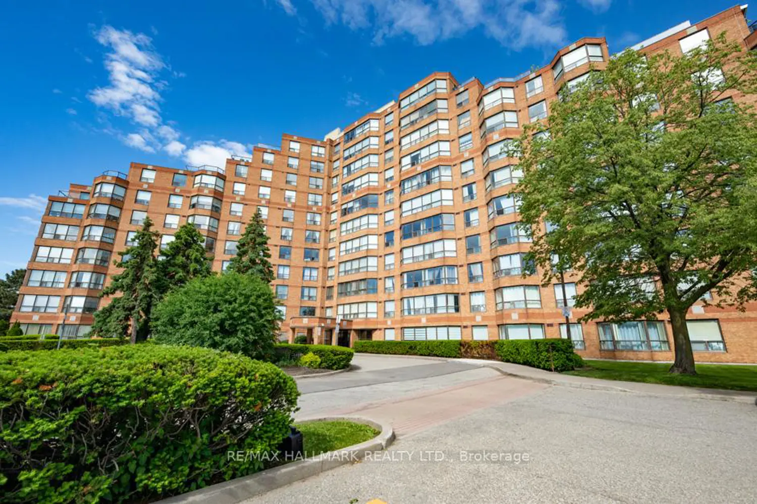 6 Humberline Drive 218