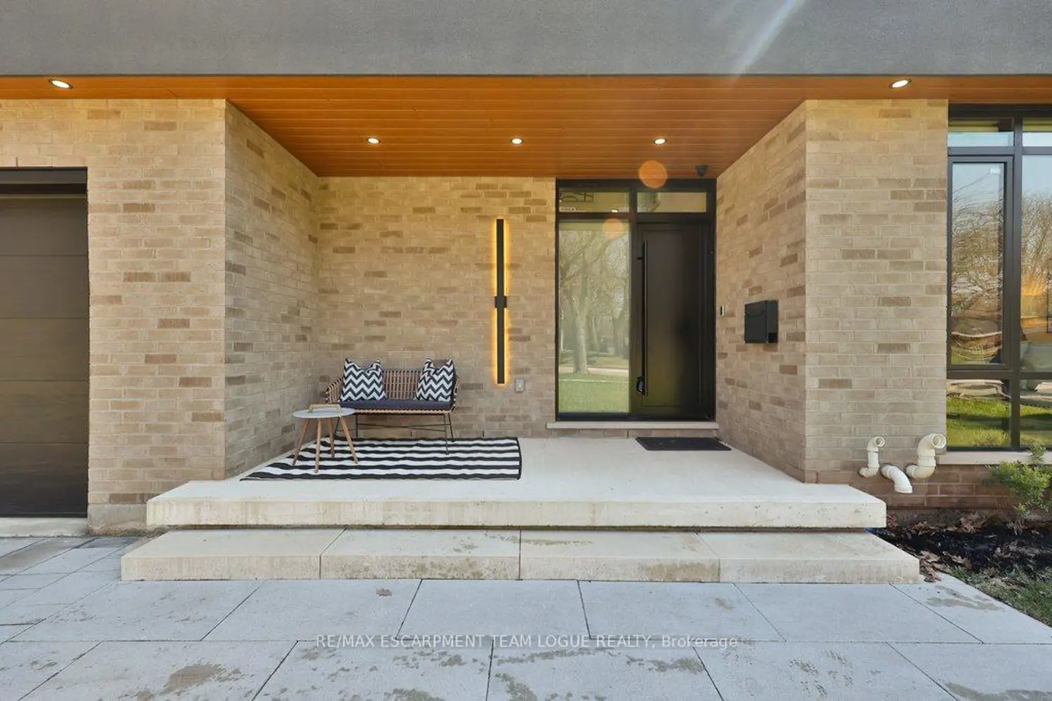 4482 Cosburn Crescent