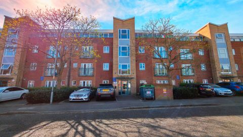 St. Mark's Place, Dagenham RM10