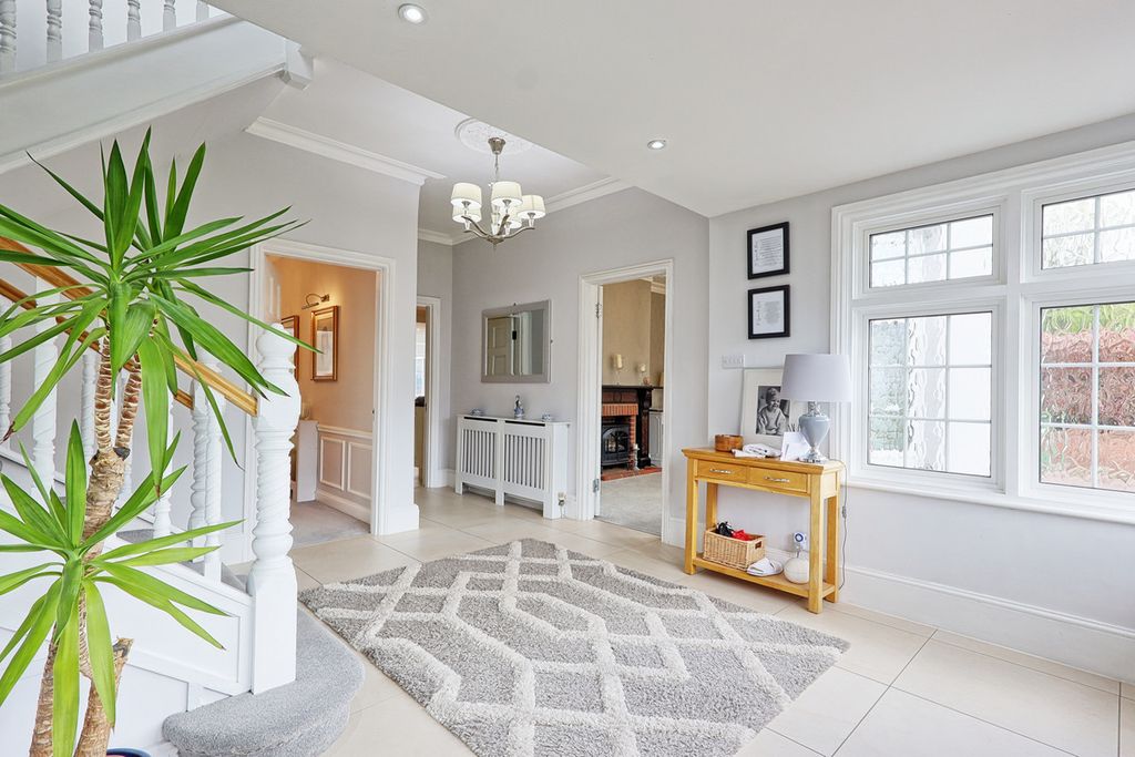 Additional image 3 of 6 bed detached house for saleErnest Road, Emerson Park RM11