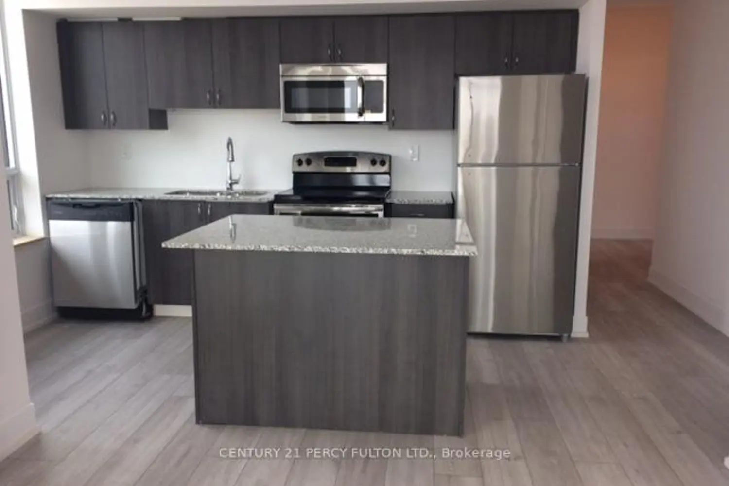 Additional image 16 of 1215 Bayly Street 1409