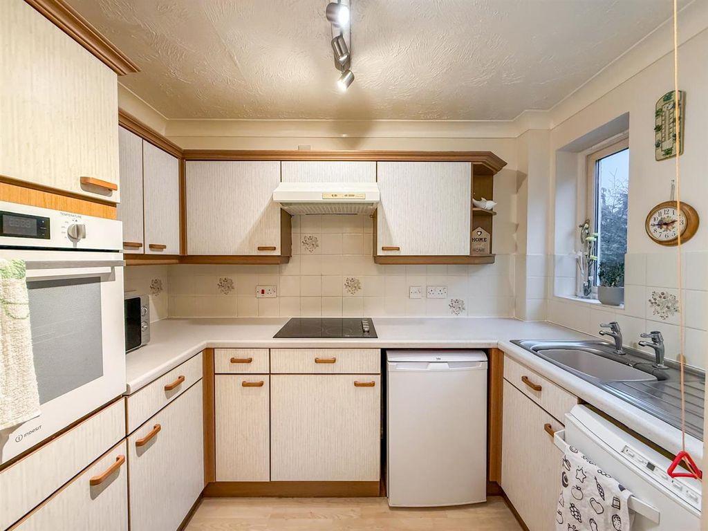 Additional image 6 of 1 bed flat for saleHardwick Mount, Buxton SK17