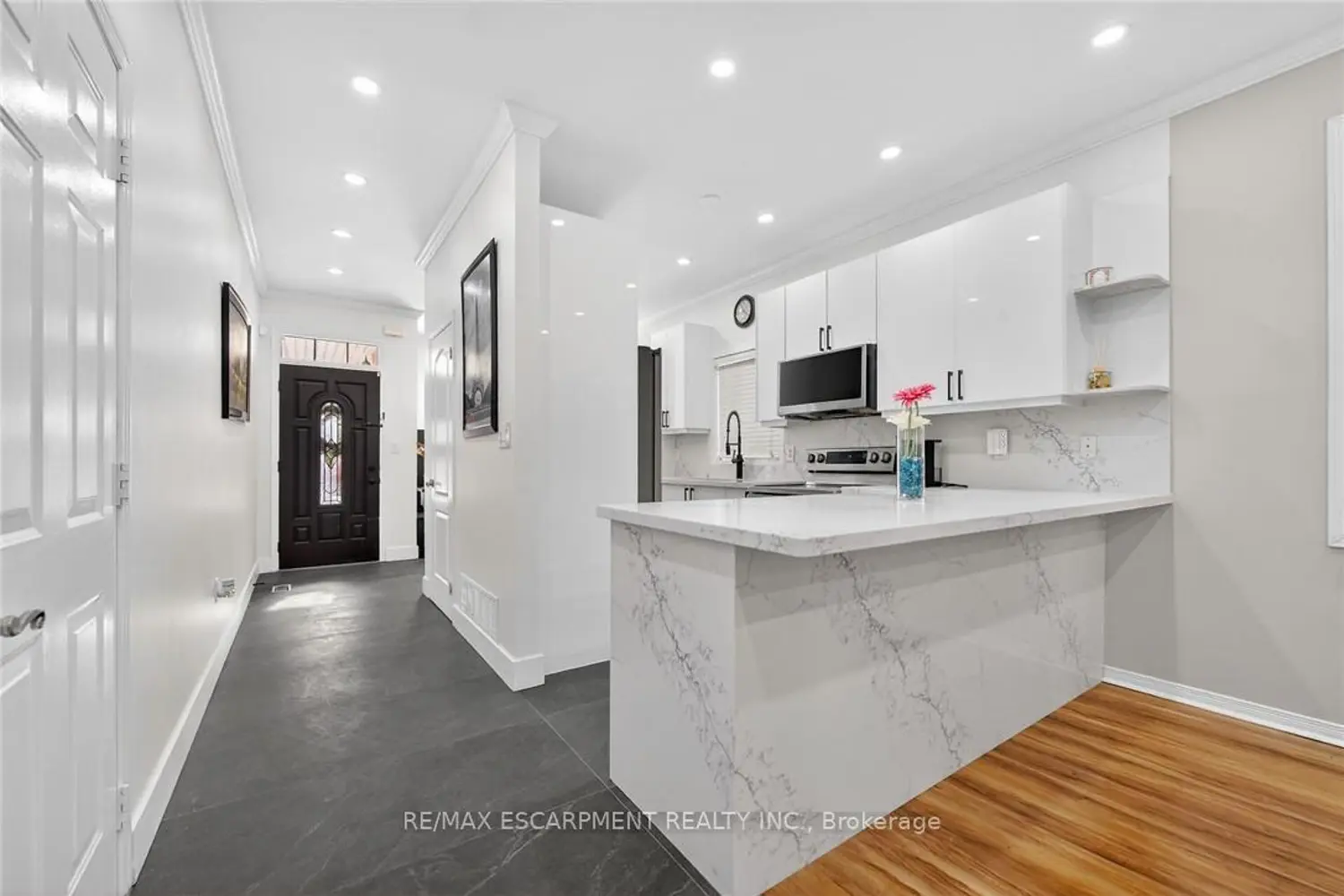 33 Panorama Way photo 3