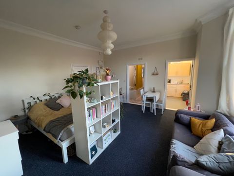 Cazenove Road, London N16, Studio to rent