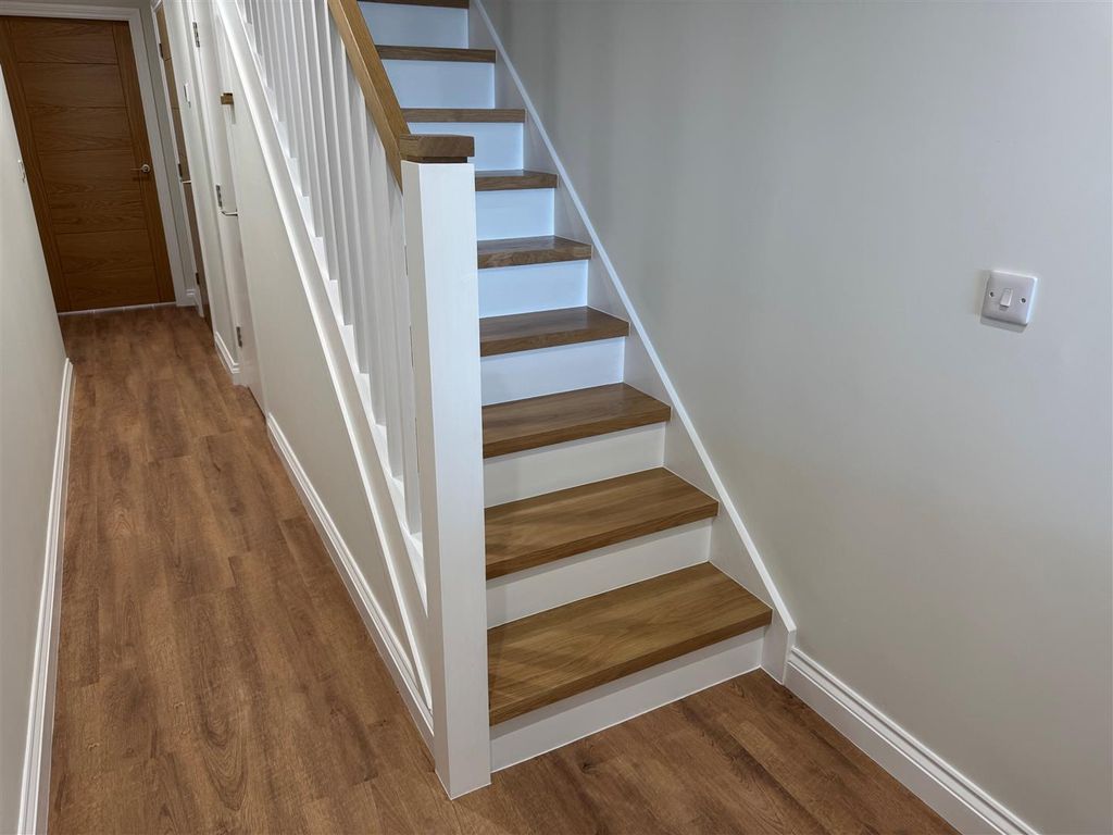 Additional image 13 of 3 bed town house for saleCliff Road, Hessle HU13