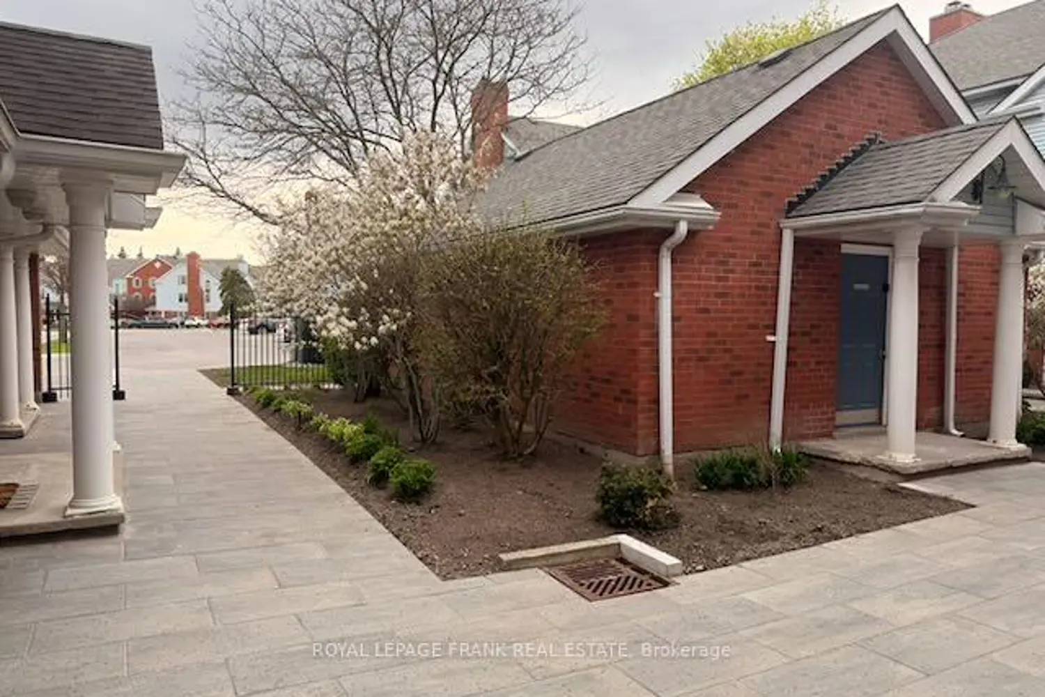 1665 Nash Road E12 photo 4