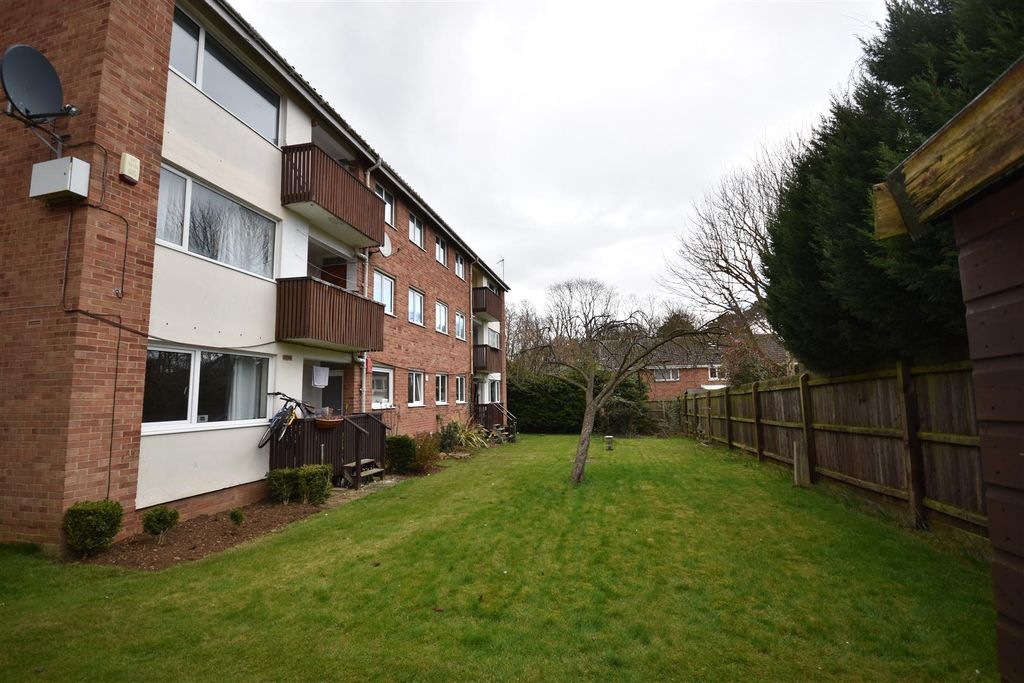 2 bed flat for saleKhormaksar Drive, Nocton, Lincoln LN4