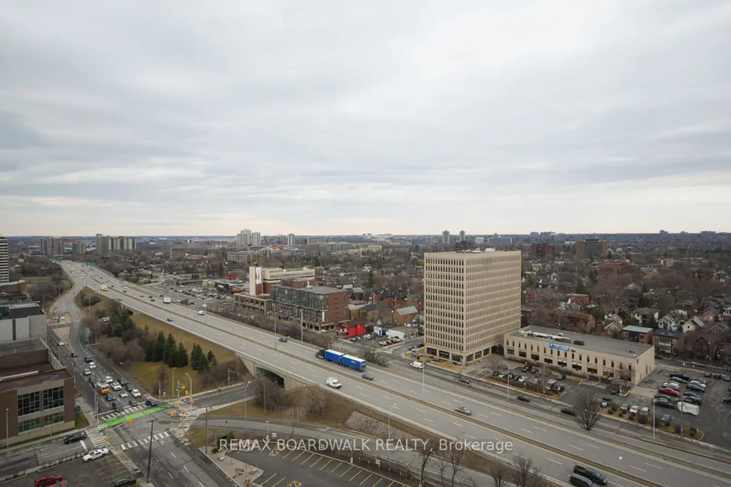 Additional image 16 of 203 Catherine Street 1709