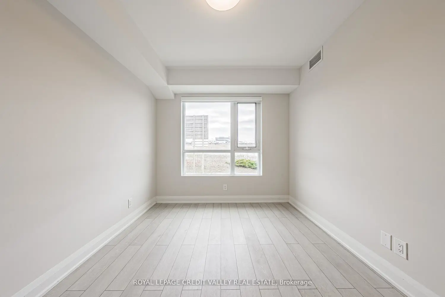 Additional image 11 of 58 Lakeside Terrace 317