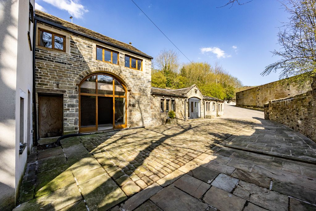 Additional image 4 of 13 bed property for saleRookery Lane, Salterhebble, Halifax HX3