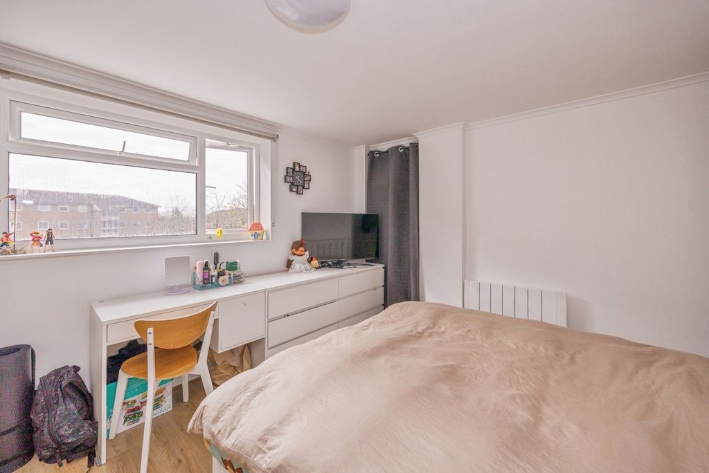 Additional image 21 of 3 bed flat for saleChidham Close, Havant, Hampshire PO9