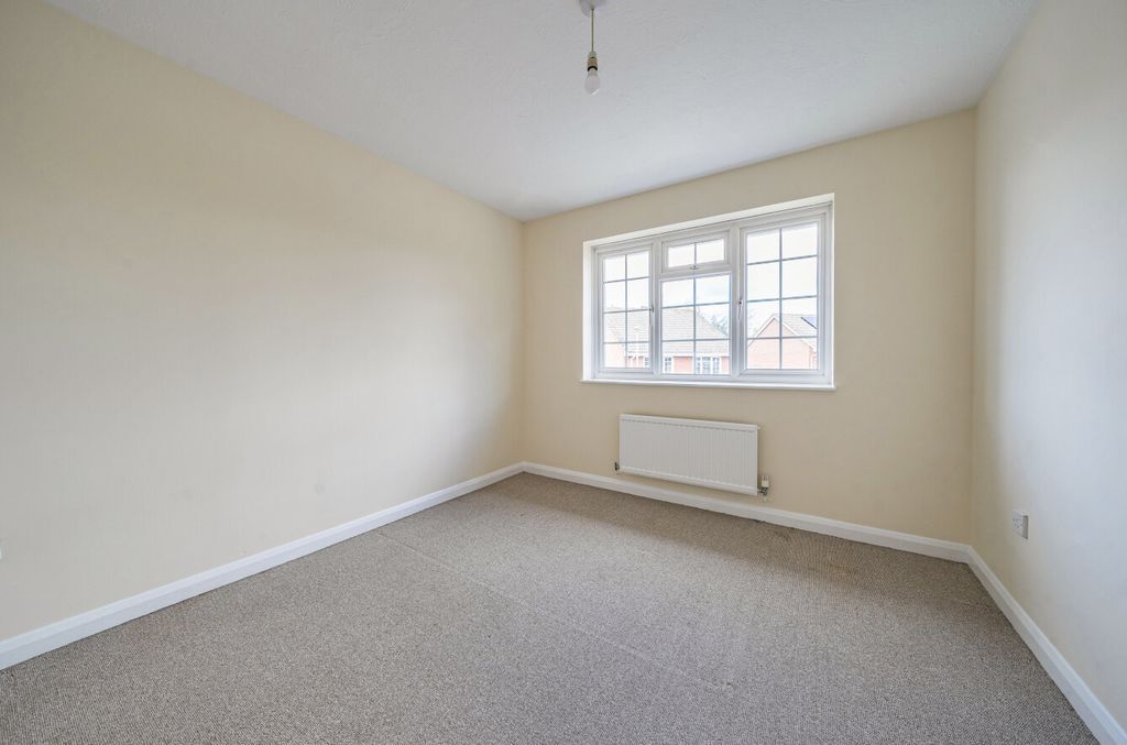 Additional image 19 of 4 bed detached house for saleOaktree Drive, Hook, Hampshire RG27