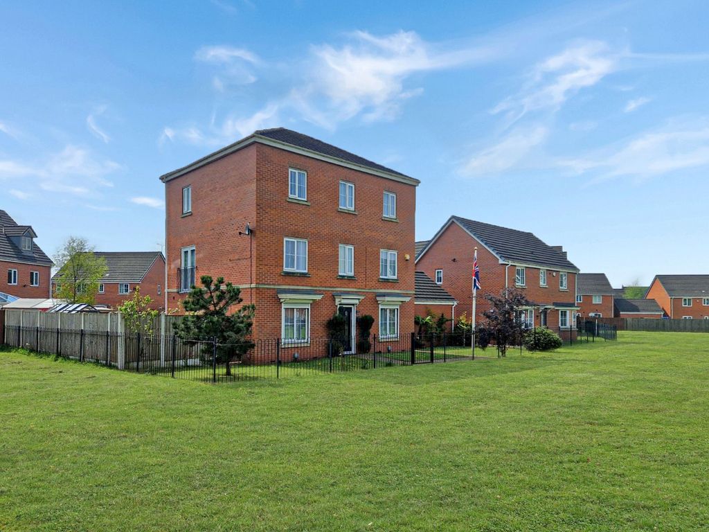 5 bed detached house for saleWest Malling Close, Hopwood OL10
