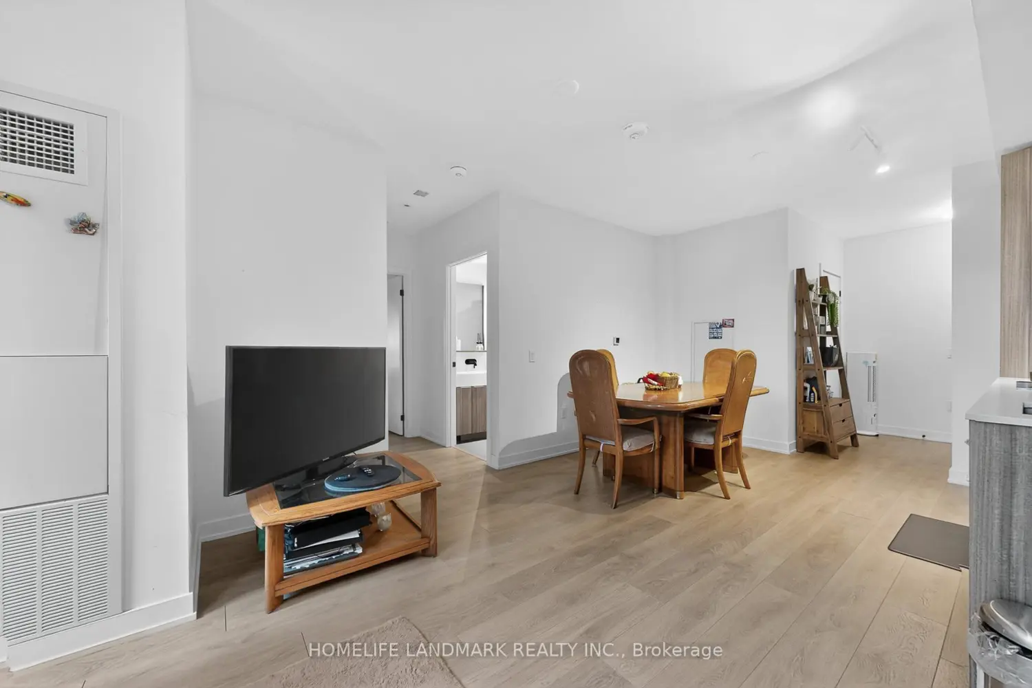 Additional image 12 of 127 Broadway Avenue 606