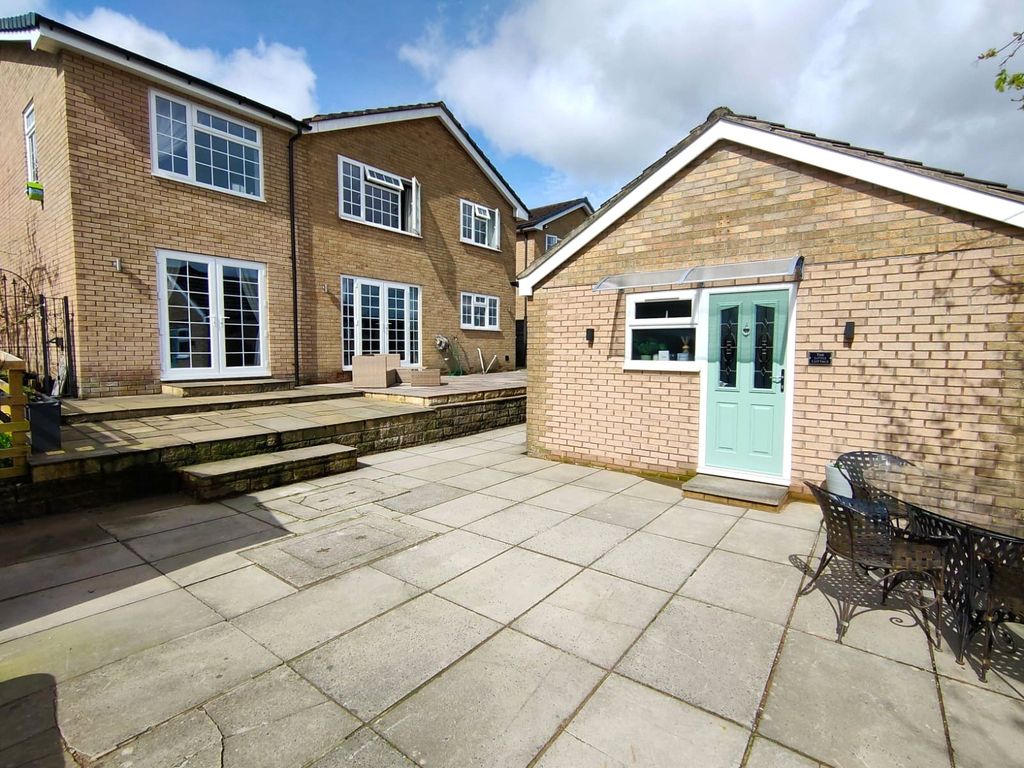 5 bed detached house for saleHill Drive, Whaley Bridge, High Peak, Derbyshire SK23