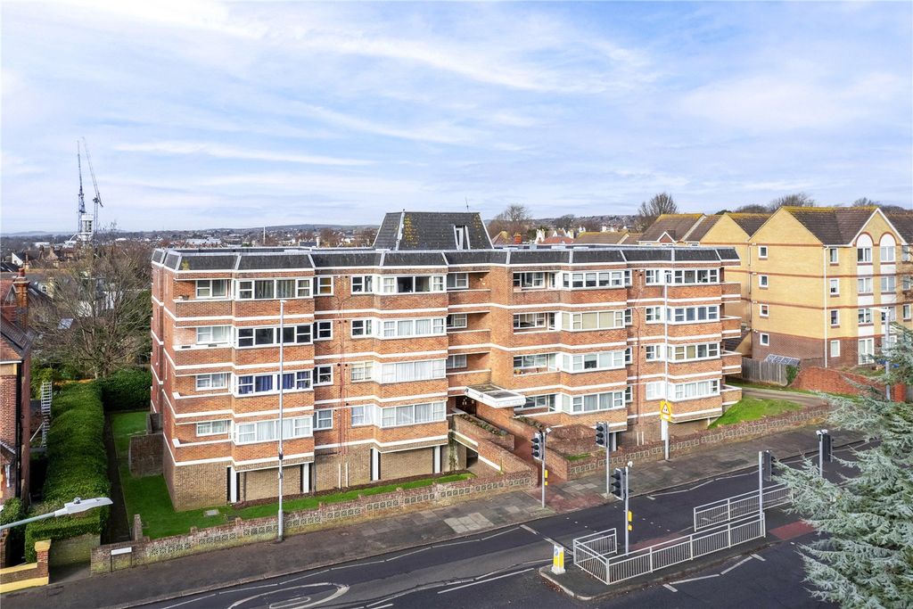 1 bed flat for saleThe Drive, Hove, East Sussex BN3