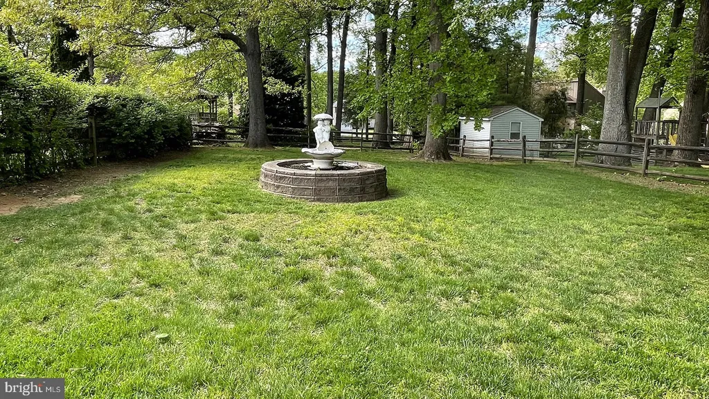 924 Clyde Lane, Philadelphia, PA 19128