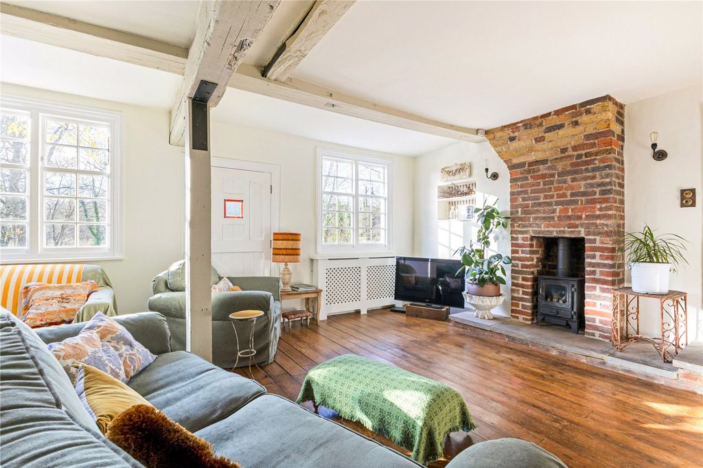 5 bed semi-detached house for salePiccotts End, Hemel Hempstead, Hertfordshire HP1 photo 5