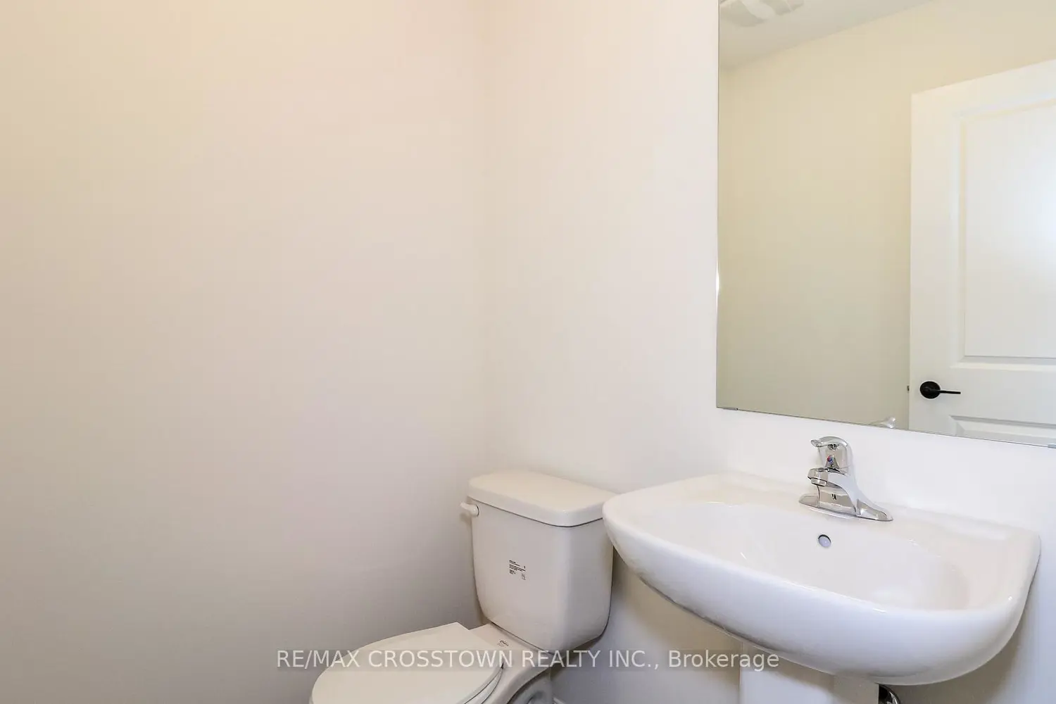 1227 Corm Street (Unit 6) photo 3