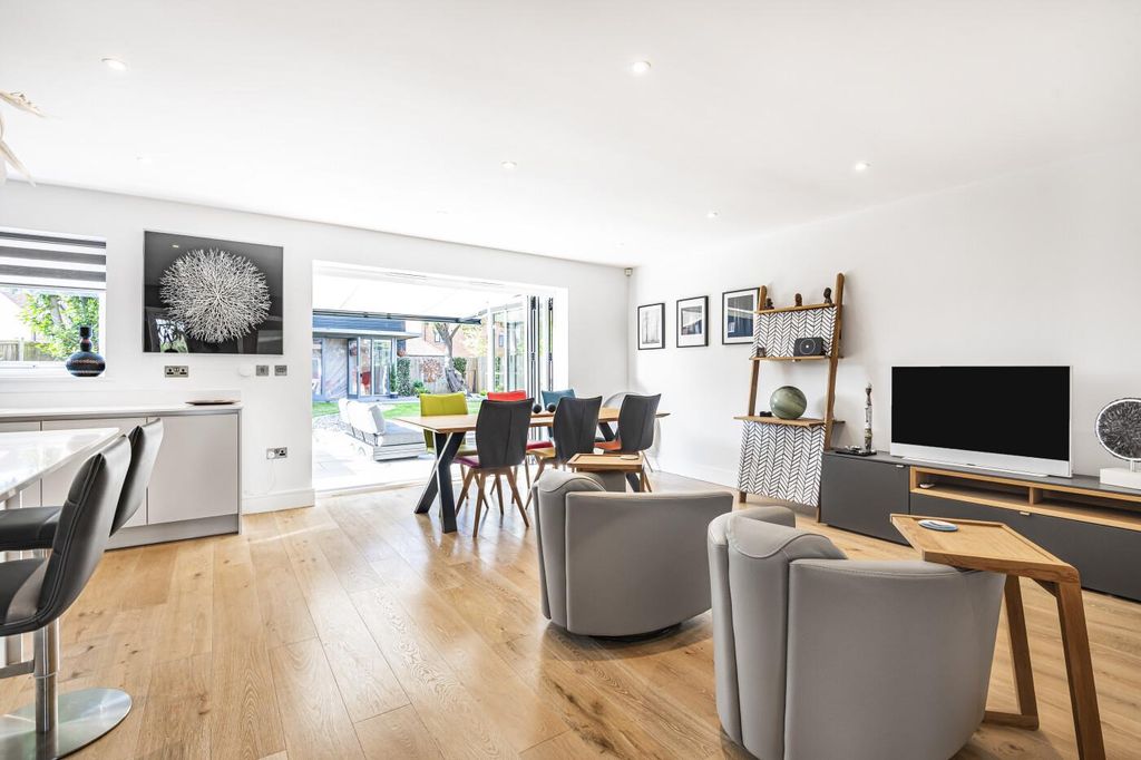 Additional image 9 of 3 bed detached house for saleFlint Close, Rotherfield Greys, Henley-On-Thames RG9