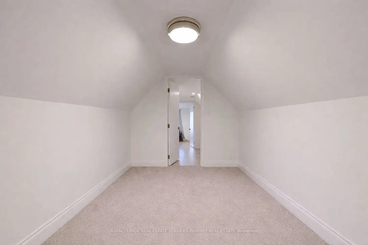 88 Chestnut Avenue photo 2