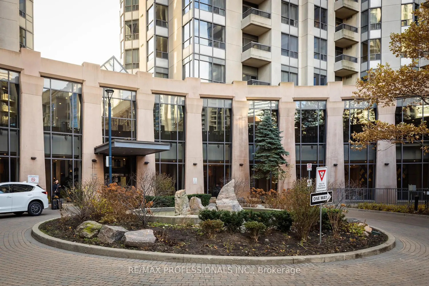 5 Northtown Way 1403 photo 2