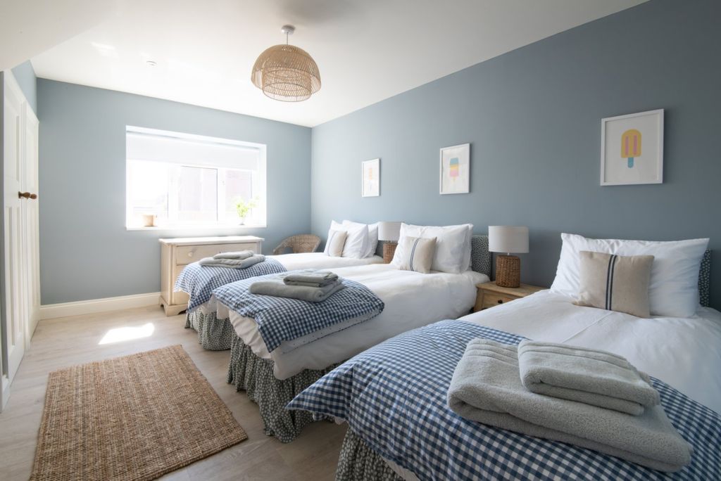 Additional image 11 of 5 bed detached house for saleSouthwood Road, Hayling Island, Hampshire PO11
