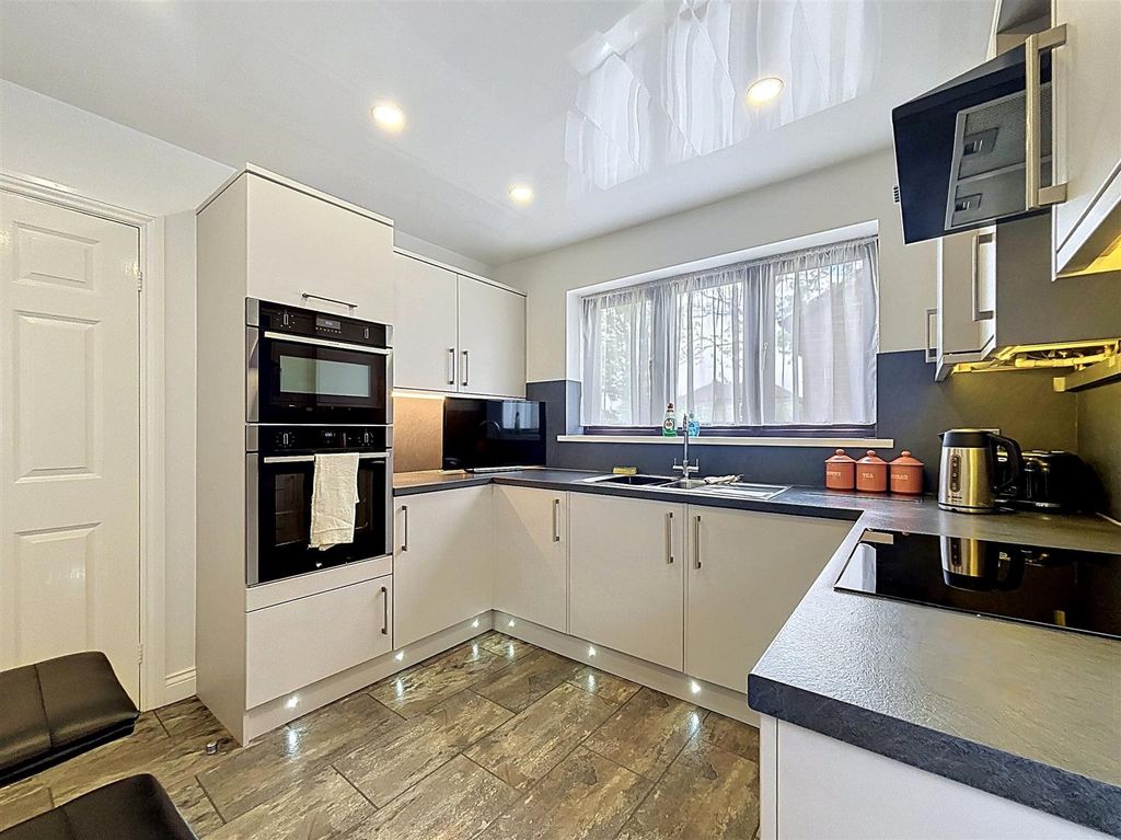 Additional image 9 of 3 bed detached house for saleCheyne Walk, Hornsea HU18