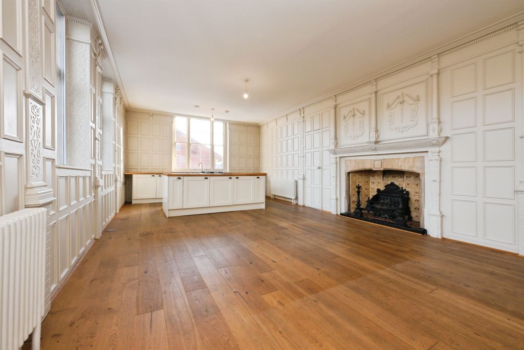 Additional image 3 of 2 bed flat for saleHigh Street, Hoddesdon EN11