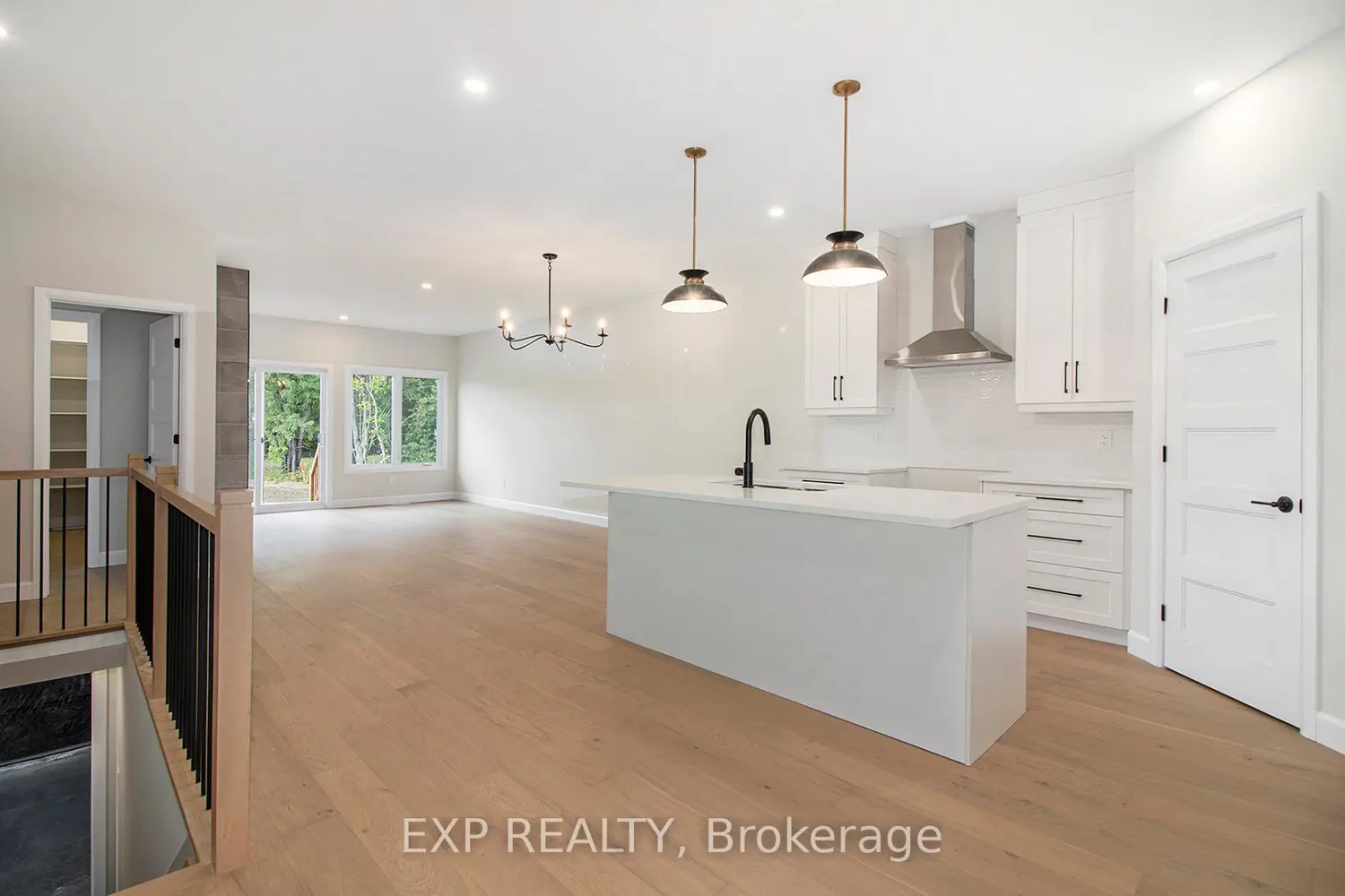775 Lacroix Road photo 2